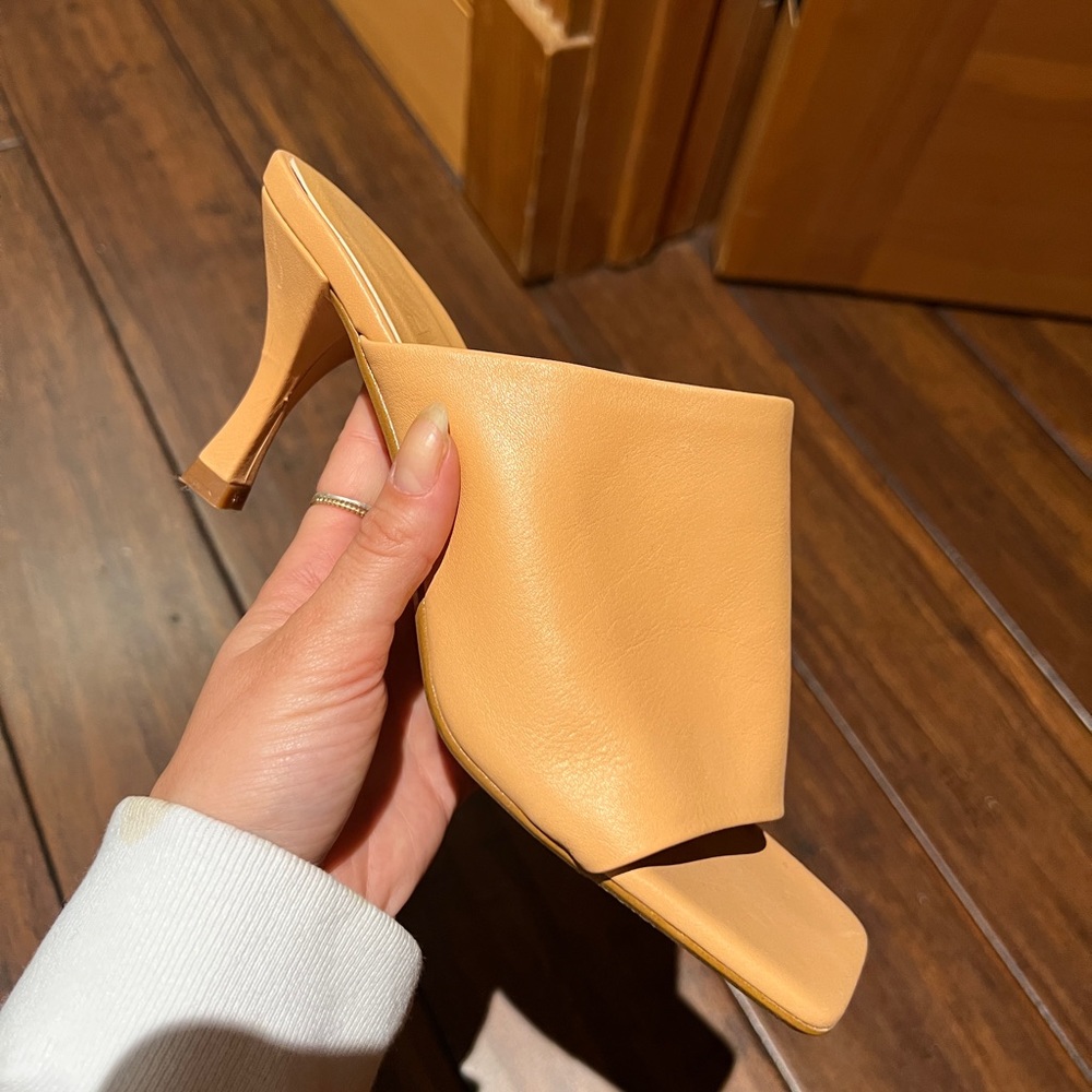 SOFT LEATHER ZARA MULES